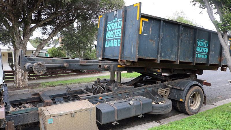 skip bin unloading